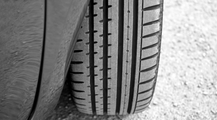 Contrôle continu des pneus, les conseils d'entretien automobile de KIA à Charleville-Mézières