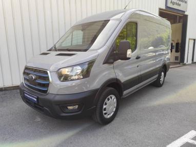 Voir le détail de l'offre de cette FORD Transit 2T Fg PE 350 L2H2 135 kW Batterie 75/68 kWh Trend Business de 2023 en vente à partir de 390.6 €  / mois