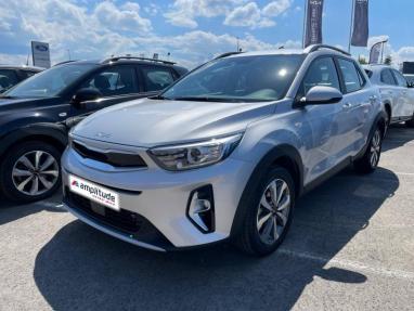 Voir le détail de l'offre de cette KIA Stonic 1.0 T-GDi 120ch MHEV Active iBVM6 de 2022 en vente à partir de 191.3 €  / mois