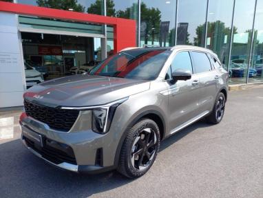 Voir le détail de l'offre de cette KIA Sorento 1.6 T-GDi 253ch PHEV Premium 4x4 7 places de 2024 en vente à partir de 548.28 €  / mois