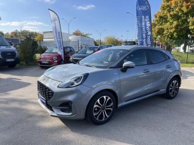 Voir le détail de l'offre de cette FORD Puma 1.0 Flexifuel 125ch S&S mHEV ST-Line de 2023 en vente à partir de 235.56 €  / mois